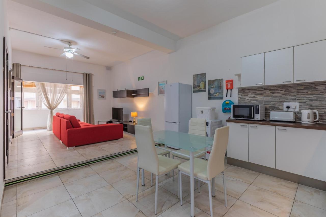 Bormla - Comfortable Two Bedroom Apartment Cospicua Exterior foto