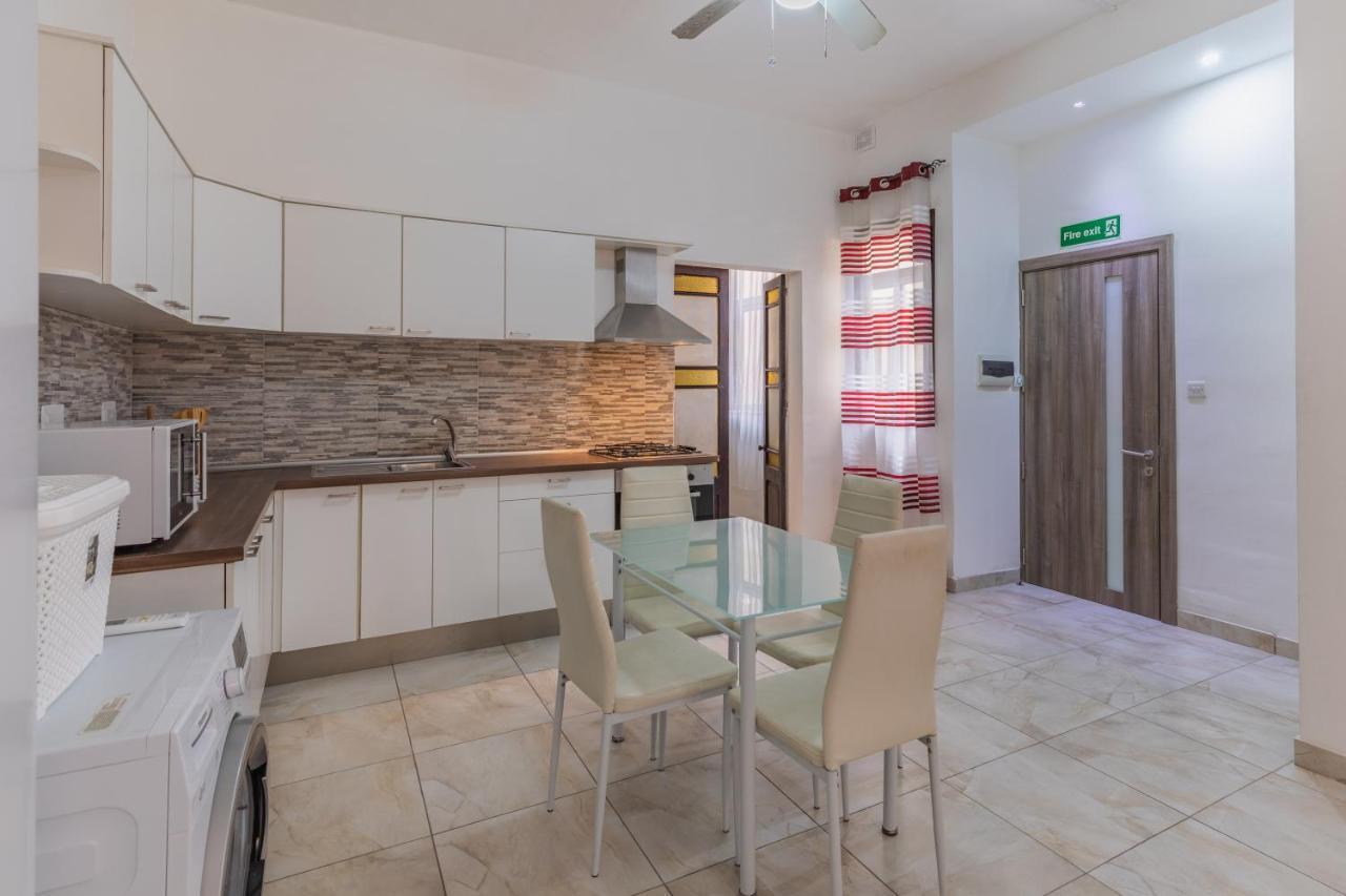 Bormla - Comfortable Two Bedroom Apartment Cospicua Exterior foto